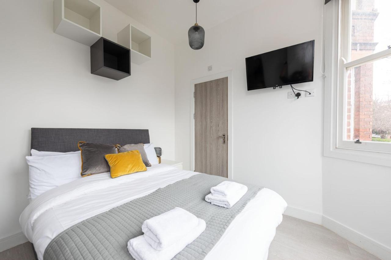The Anson Hotel - Conveniently Located Sweet Space Near Transportation Stations Лондон Экстерьер фото